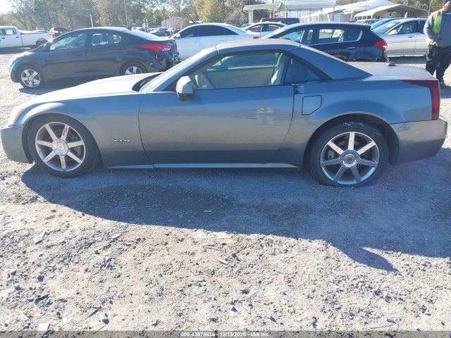 2004 CADILLAC XLR 1G6YV34A745603659 Photo 2