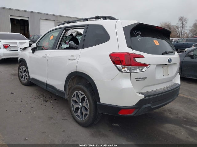 Subaru Forester Premium 2023 JF2SKAEC1PH400299 Image 3