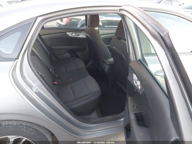 3KPF24AD0PE604114 KIA Forte Lxs