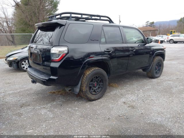 2020 TOYOTA 4RUNNER JTEBU5JR0L5787543 Photo 3