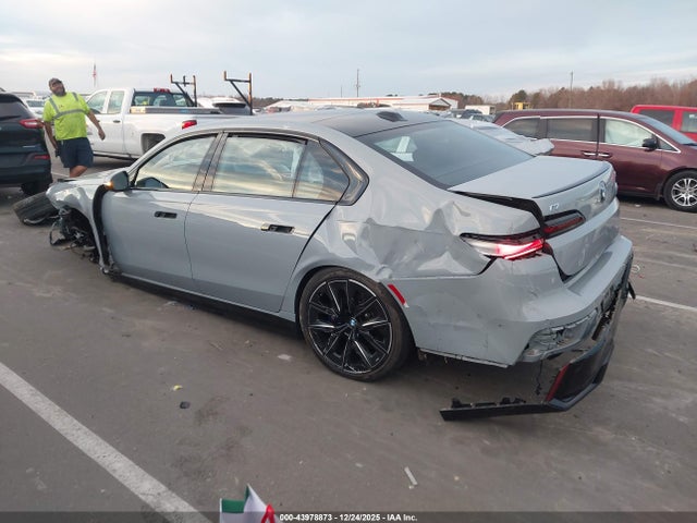 2024 BMW I7 WBY53EJ05RCP80709 Photo 2