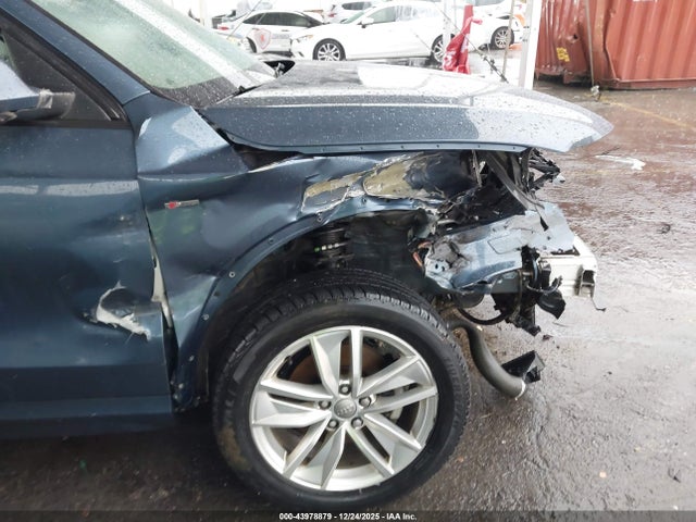 WA1BCCFSXJR002999 Audi Q3 2.0t Premium/2.0t Sport Premium