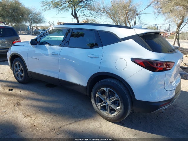 2024 CHEVROLET BLAZER 3GNKBCR43RS165659 Photo 2