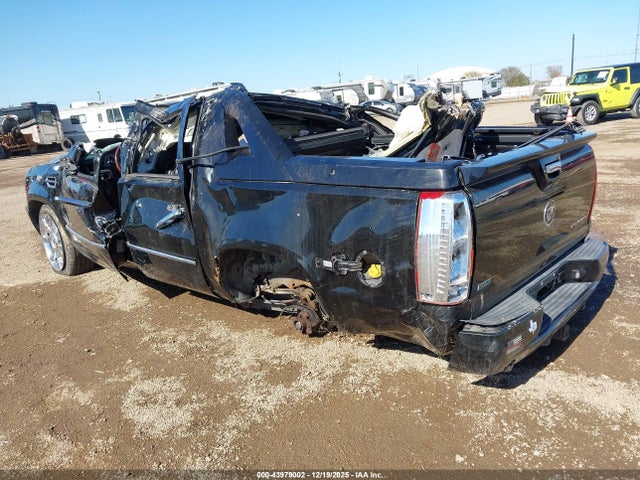 2010 CADILLAC ESCALADE EXT 3GYVKMEF6AG218276 Photo 2