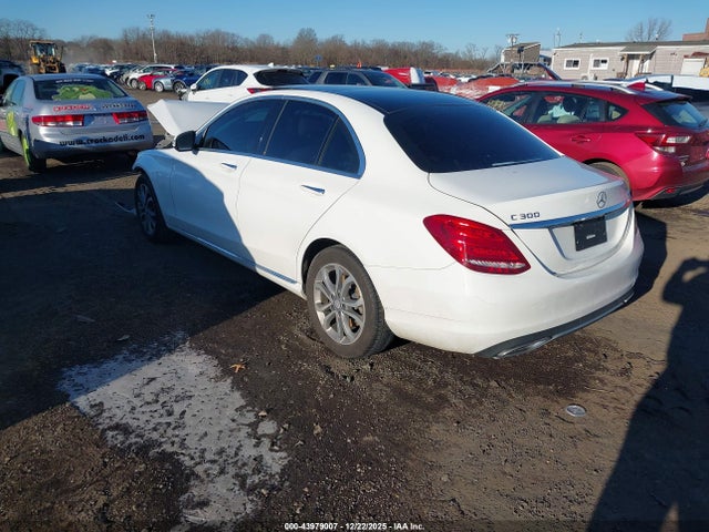 2015 MERCEDES-BENZ C 300 55SWF4KBXFU081919 Photo 2