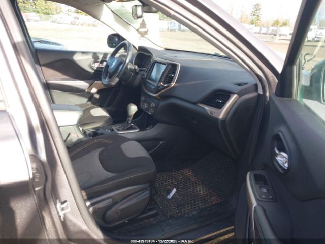 2018 JEEP CHEROKEE 1C4PJLCB3JD605053 Photo 4