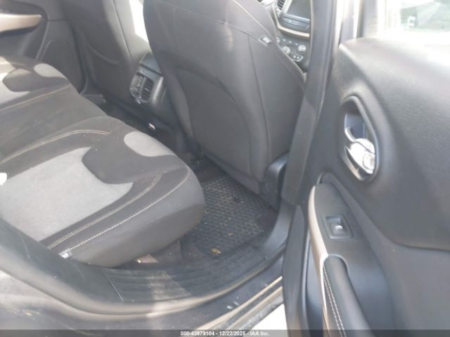 2018 JEEP CHEROKEE 1C4PJLCB3JD605053 Photo 7