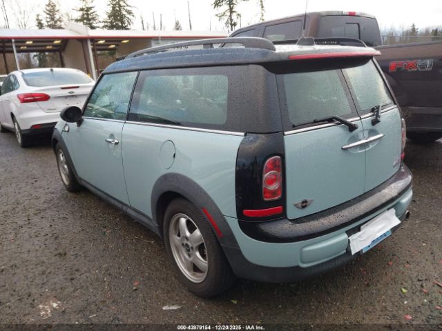 2011 MINI COOPER CLUBMAN WMWZF3C53BT267520 Photo 2