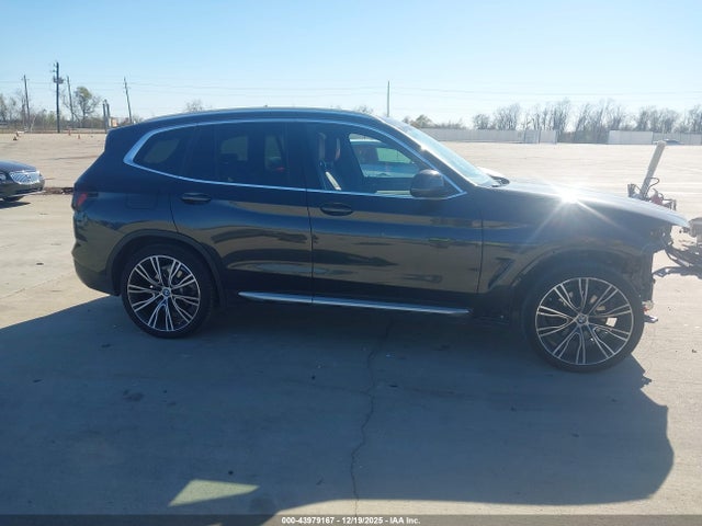 WBX57DP05PN221706 BMW X3 Xdrive30i