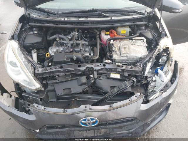 JTDKDTB30H1592155 Toyota Prius C One