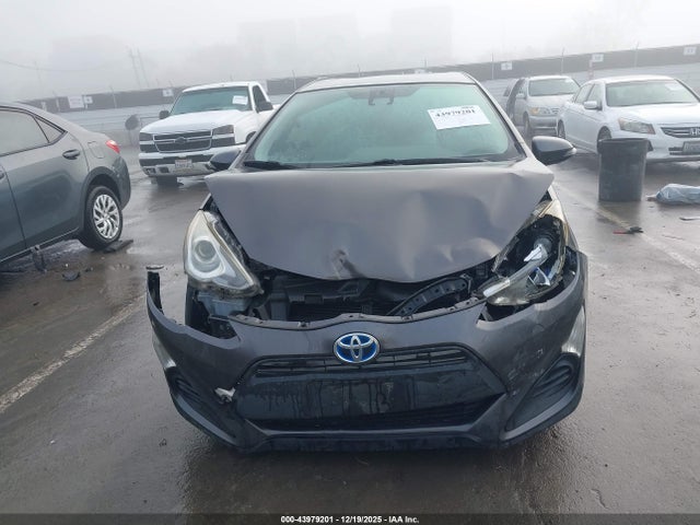 JTDKDTB30H1592155 Toyota Prius C One