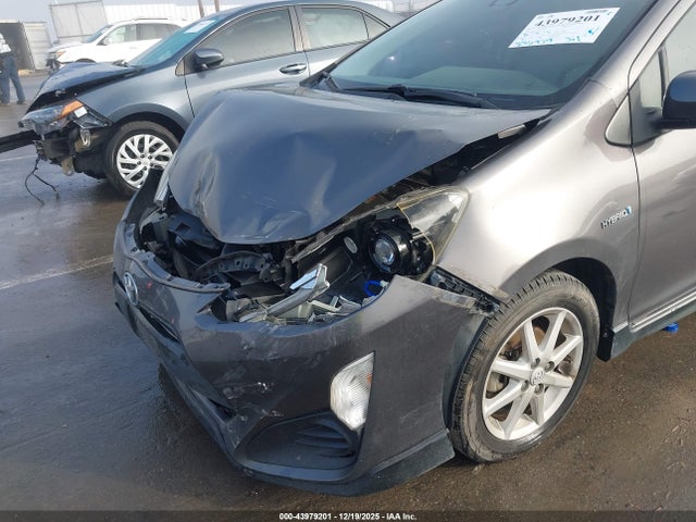 JTDKDTB30H1592155 Toyota Prius C One