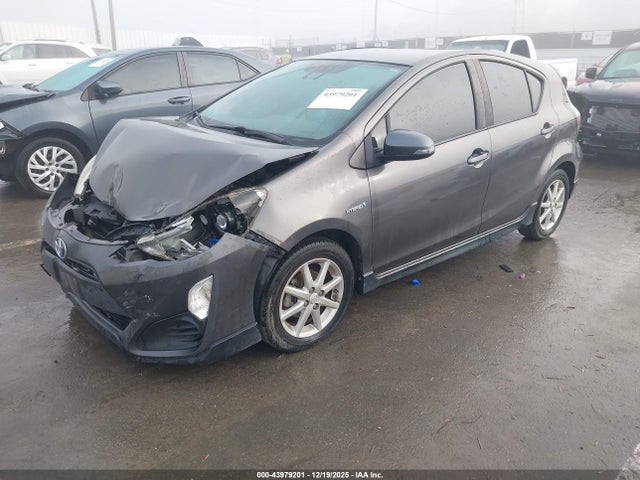 JTDKDTB30H1592155 Toyota Prius C One