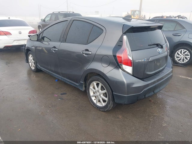 JTDKDTB30H1592155 Toyota Prius C One