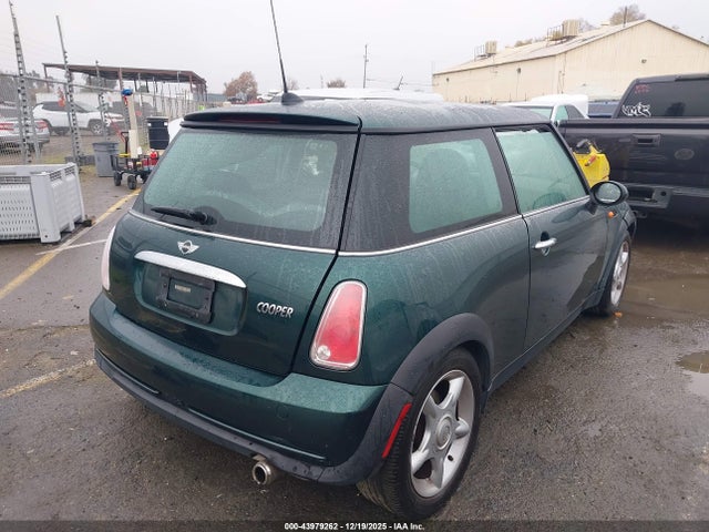 2005 MINI COOPER WMWRC33575TK60776 Photo 3