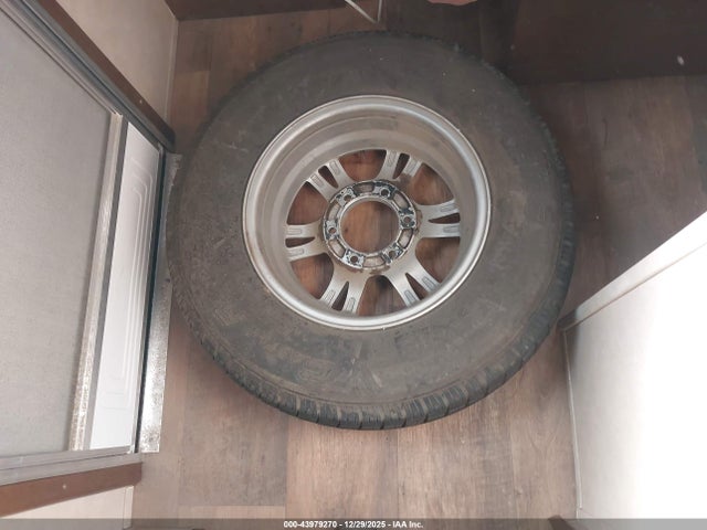 Forest Riv Wildwood Heritage 2017 4X4TWBF22HU011919 Image 11