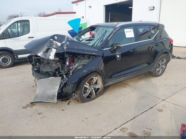 2024 VOLVO XC40 YV4L12UK9R2331112 Photo 1