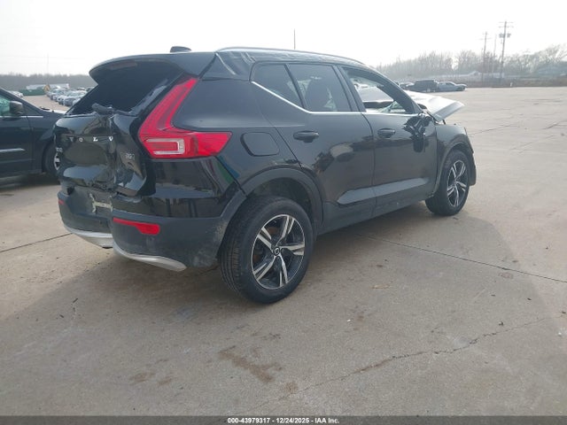 2024 VOLVO XC40 YV4L12UK9R2331112 Photo 3