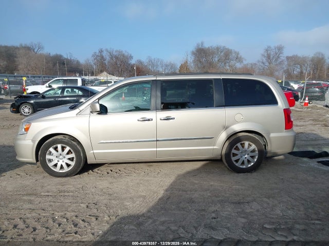 Продажа на аукционе авто 2016 Chrysler Town & Country Touring, vin: 2C4RC1BG7GR253864, номер лота: 43979357