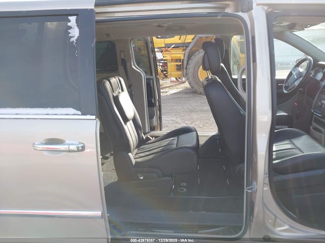 Продажа на аукционе авто 2016 Chrysler Town & Country Touring, vin: 2C4RC1BG7GR253864, номер лота: 43979357
