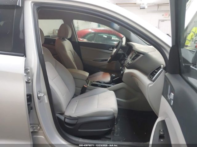 2017 HYUNDAI TUCSON KM8J3CA49HU322585 Photo 4