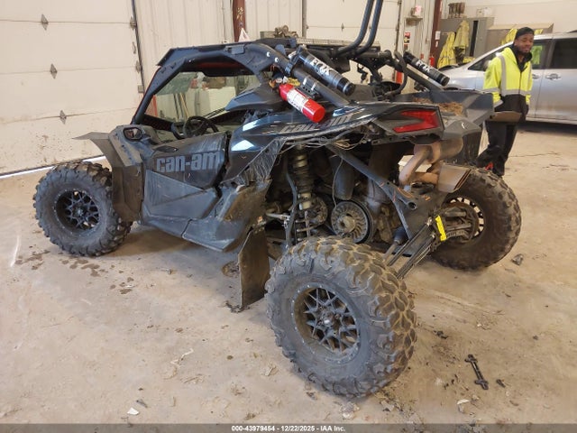 2022 CAN-AM MAVERICK X3 3JBVXAV49NE000258 Photo 2