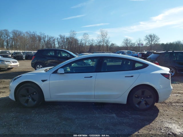 Tesla Model 3 Long Range Dual Motor All-wheel Drive 2022 5YJ3E1EB3NF103131 Image 14