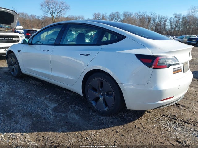 2022 TESLA MODEL 3 5YJ3E1EB3NF103131 Photo 2