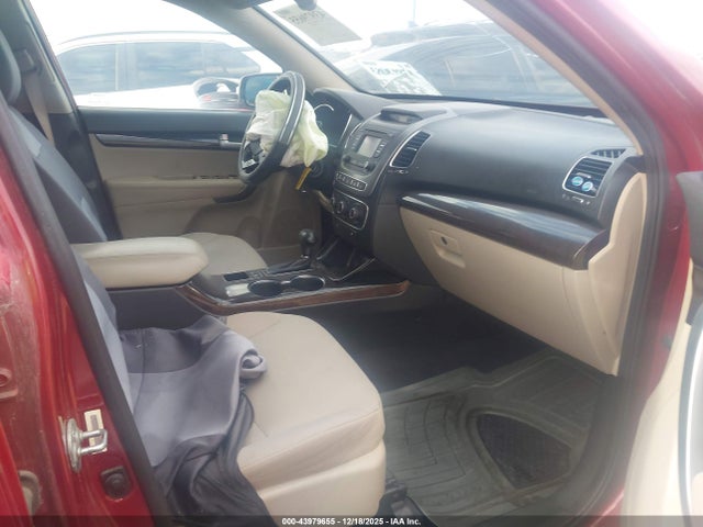 Продажа на аукционе авто 2015 Kia Sorento Lx, vin: 5XYKT3A64FG599752, номер лота: 43979655