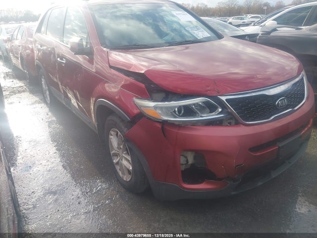 Продажа на аукционе авто 2015 Kia Sorento Lx, vin: 5XYKT3A64FG599752, номер лота: 43979655