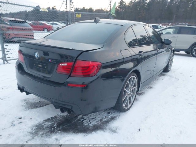 2013 BMW M5 WBSFV9C52DC773301 Photo 3