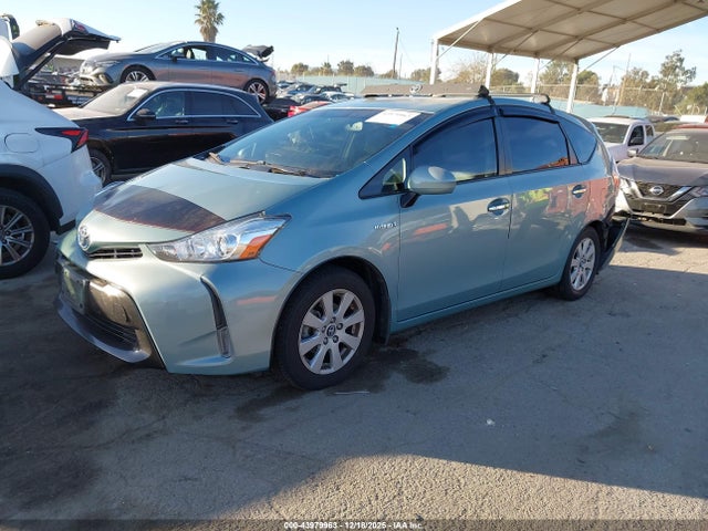 Toyota Prius V Four 2016 JTDZN3EU2GJ041434 Image 2