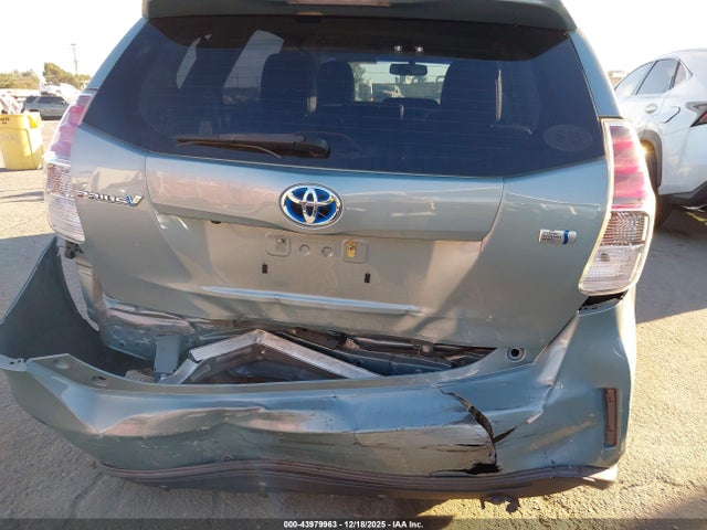 Toyota Prius V Four 2016 JTDZN3EU2GJ041434 Image 6