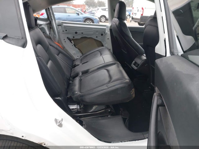 2021 TESLA MODEL Y 5YJYGDEE9MF097412 Photo 7