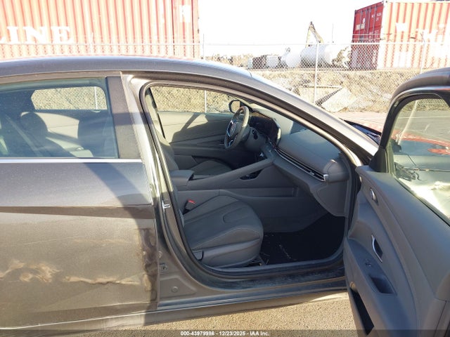KMHLS4DG3SU857989 Hyundai Elantra Sel Convenience