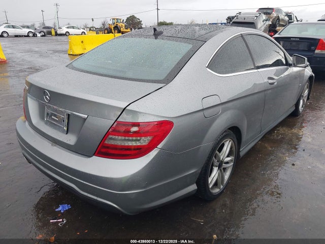 Продаж на аукціоні авто 2012 Mercedes-benz C 250, vin: WDDGJ4HB9CF740601, номер лоту: 43980013