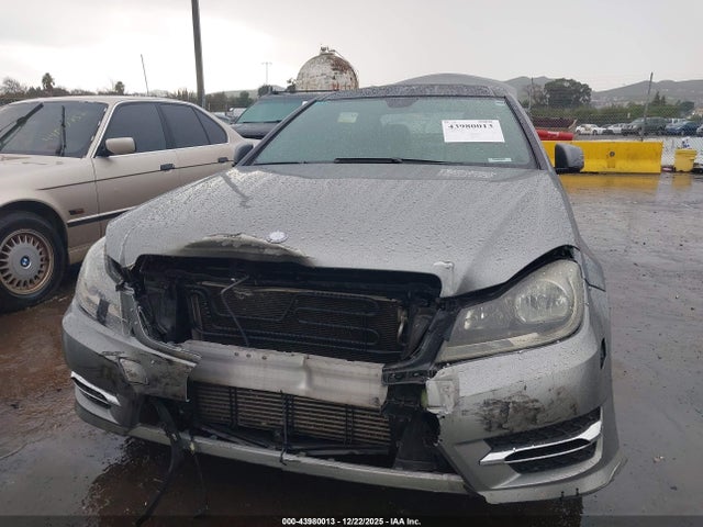 Продаж на аукціоні авто 2012 Mercedes-benz C 250, vin: WDDGJ4HB9CF740601, номер лоту: 43980013