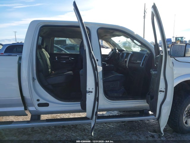 43980066 :رقم المزاد ، 3C63R3JL9JG299277 vin ، 2018 Ram 3500 Laramie  4x4 8' Box مزاد بيع