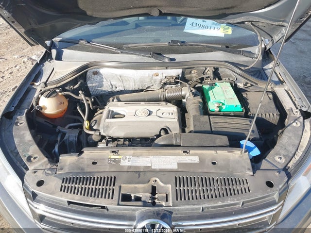 2016 VOLKSWAGEN TIGUAN WVGAV7AX0GW587586 Photo 9