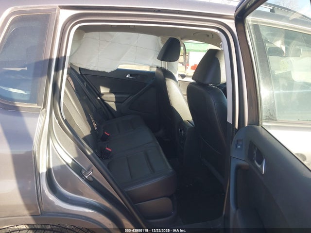 2016 VOLKSWAGEN TIGUAN WVGAV7AX0GW587586 Photo 7