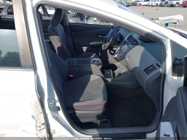 2014 TOYOTA PRIUS V JTDZN3EU3EJ013252 Photo 4