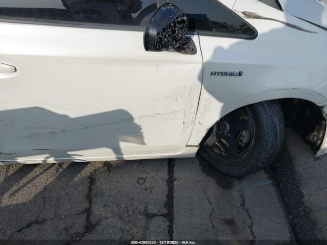 2014 TOYOTA PRIUS V JTDZN3EU3EJ013252 Photo 5