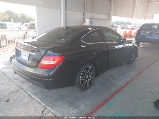 2013 MERCEDES-BENZ C 250 WDDGJ4HB3DG067834 Photo 3