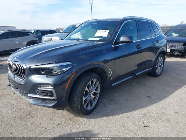 2019 BMW X5 5UXCR6C52KLL64031 Photo 1