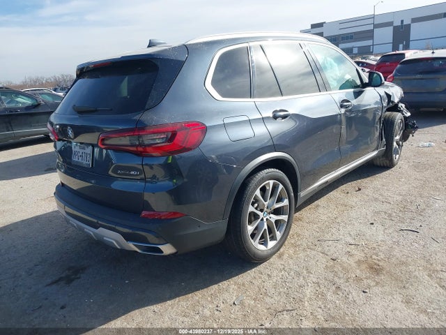 2019 BMW X5 5UXCR6C52KLL64031 Photo 3