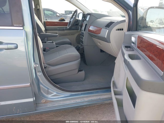 2009 CHRYSLER TOWN & COUNTRY 2A8HR54199R567618 Photo 4