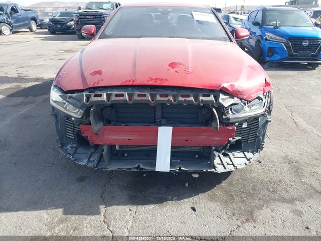 2017 JAGUAR XE SAJAL4BV0HA947770 Photo 5