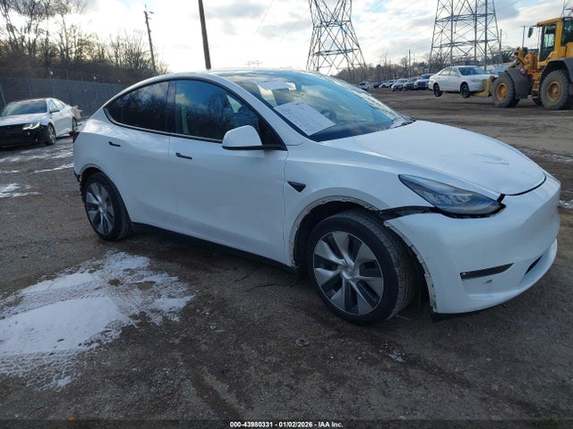 2021 TESLA MODEL Y 5YJYGAEE2MF180095 Photo 0