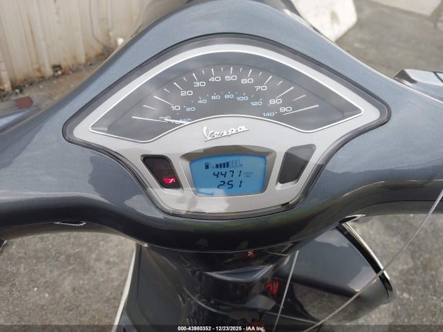 ZAPM818G8N5906021 Vespa Primavera/sprint 150