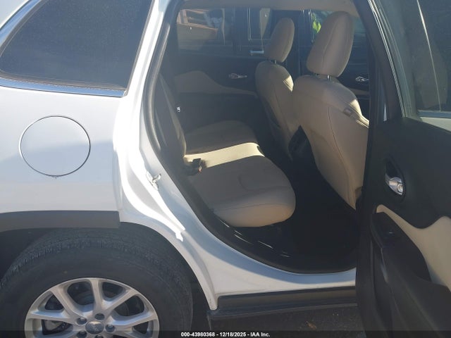 Jeep Cherokee 2016 1C4PJMCB8GW241540 Image 8